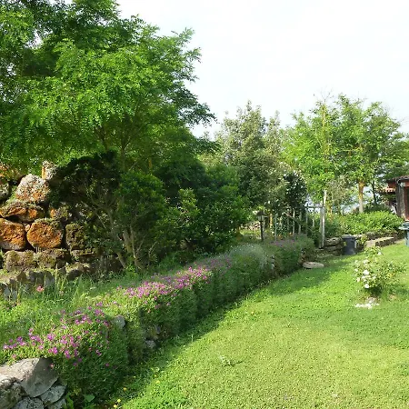 Vakantieboerderij Nuragh'elighe *